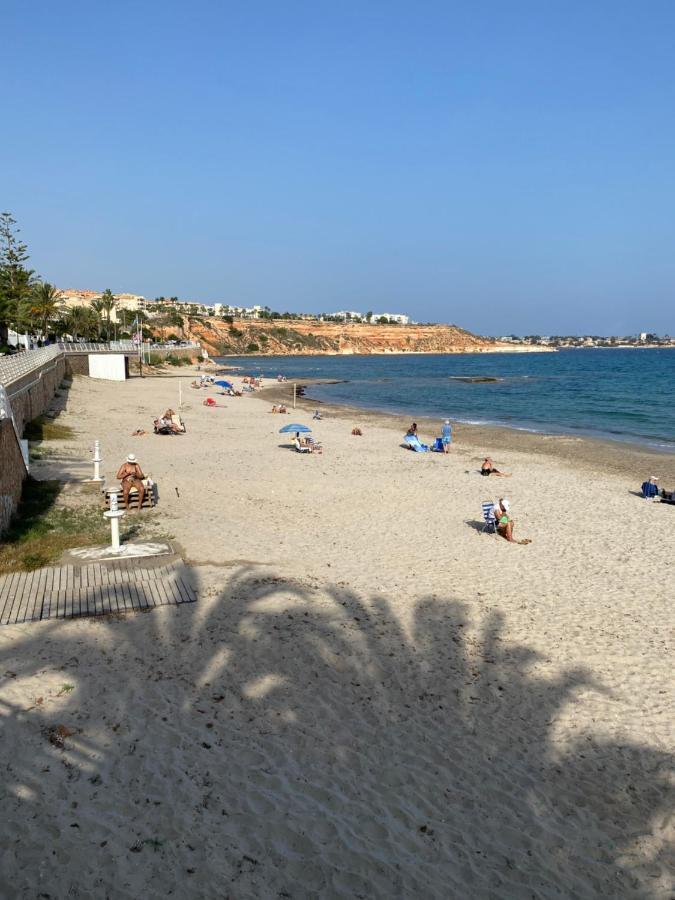 Beautiful Location In Cabo Roig With A Private Roof Terrace At Playamarina Ii *