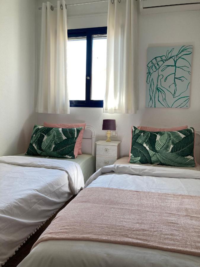 Beautiful Location In Cabo Roig With A Private Roof Terrace At Playamarina Ii Appartement